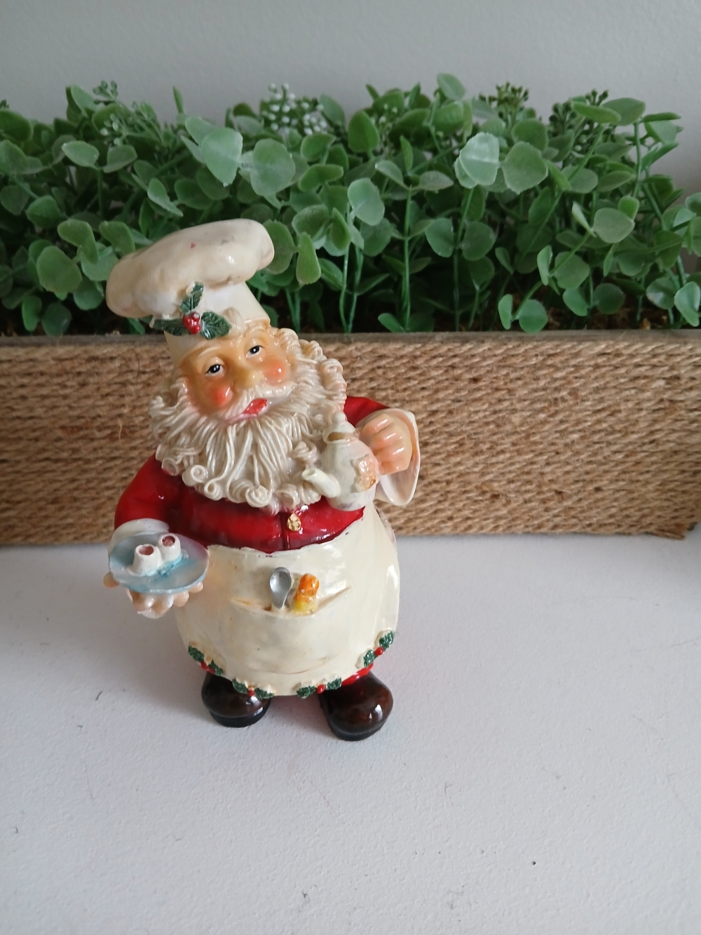 Holiday Chef Santa Figurine - Cream/Red